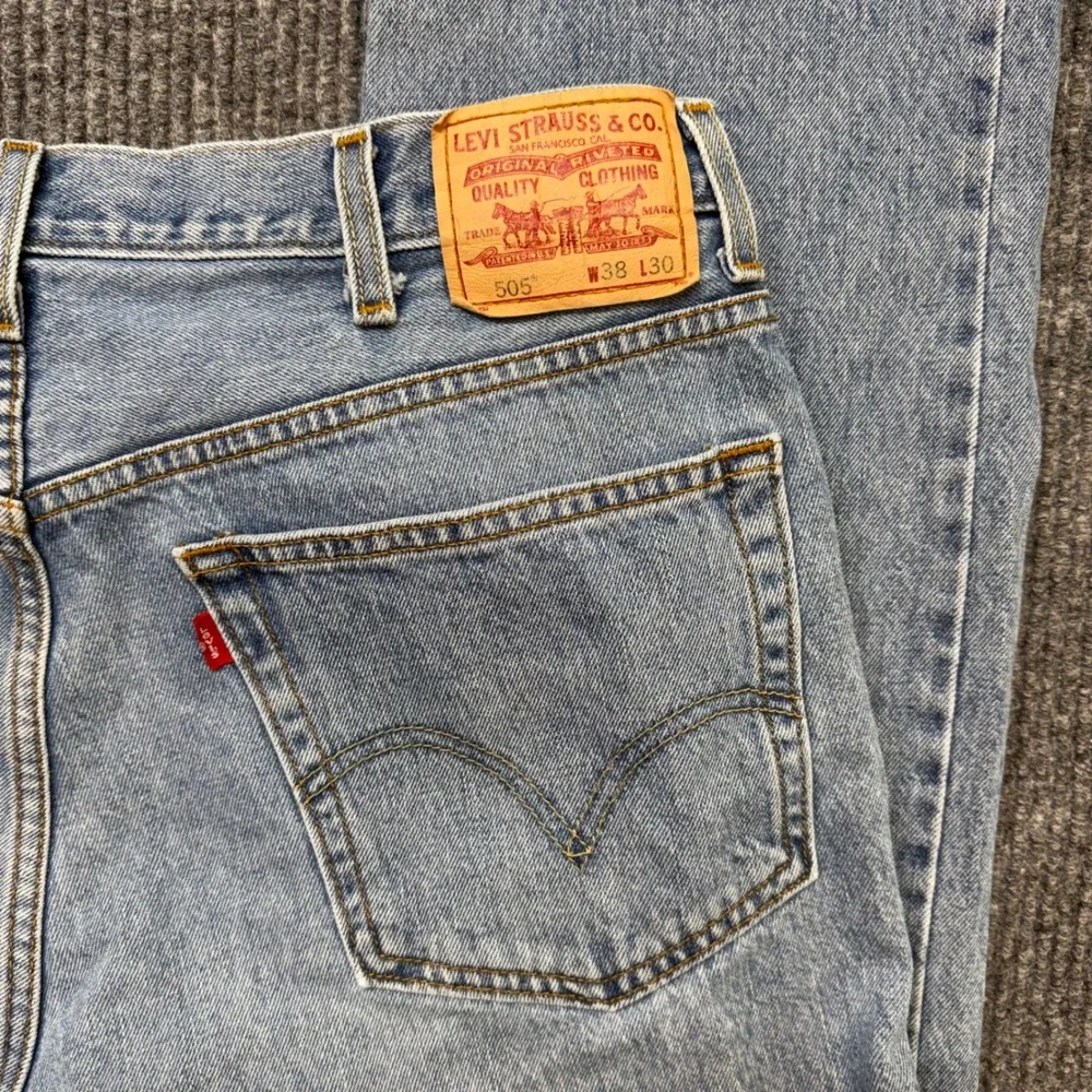 Levi's 505 38x30 Regular‎ Fit Straight Leg Jeans Light Wash Classic Denim